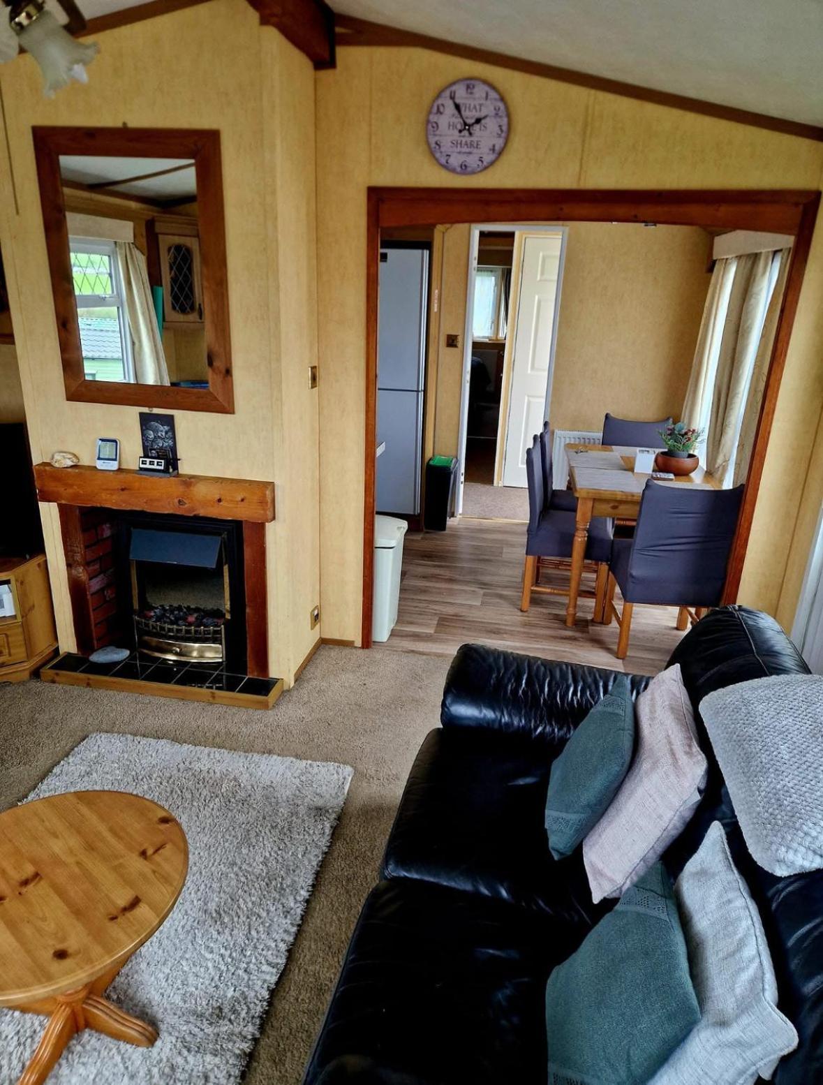 Spacious Luxury Escape With Sea Views And Pet Friendly At Clarach Bay Aberystwyth Exterior foto